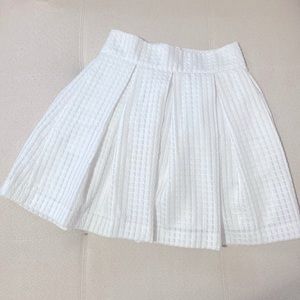 RW&Co. White pleated A-line Skirt